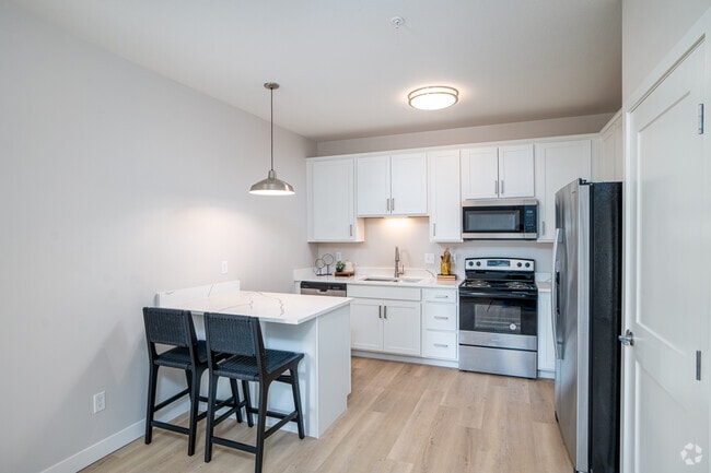 2BR, 21BA - 1,100SF - Kitchen - Summer Shade BRAND NEW!