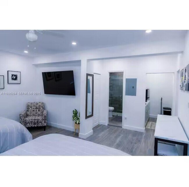 Photo - 1352 NW 52nd St Unit B