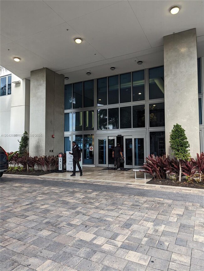 Photo - 17111 Biscayne Blvd Unit 1011
