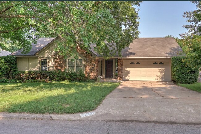 Building Photo - 3 Bed | 2 Bath in Bixby!