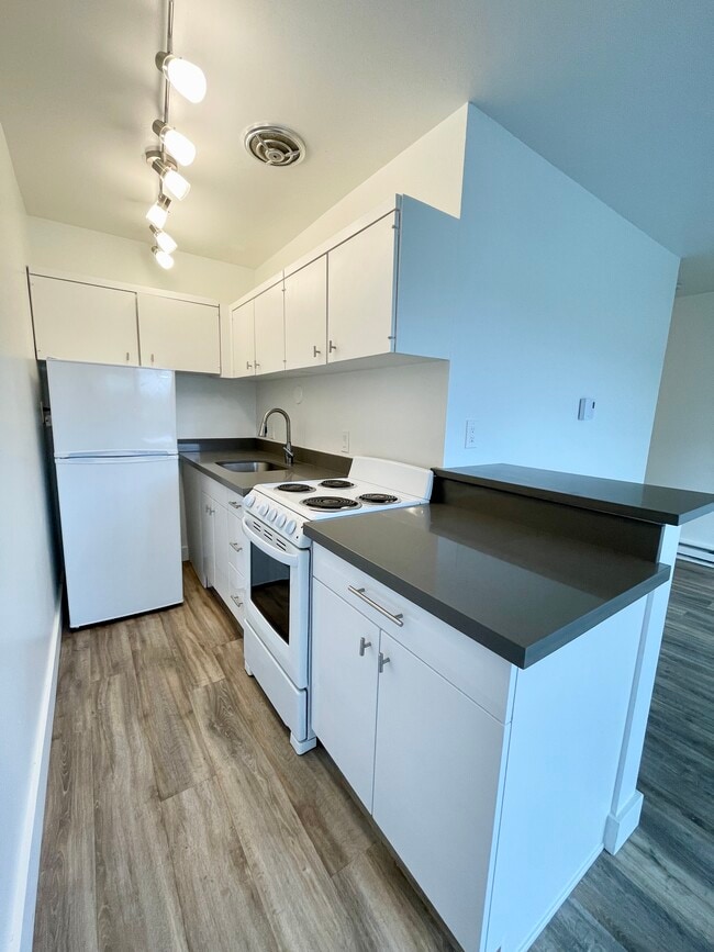 Photo - Village Vista Apartments