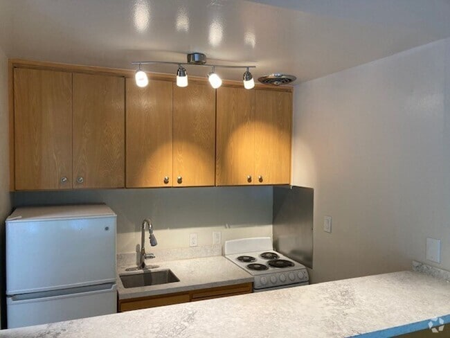 Building Photo - Woodlake Studio Unit 405 Rental