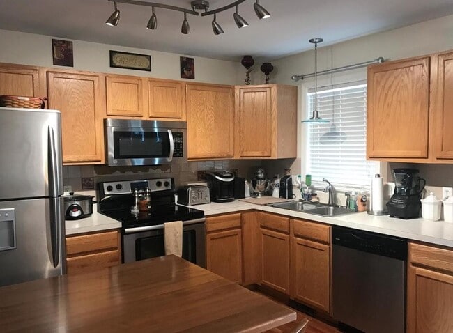 Photo - 812 Knoll Dr
