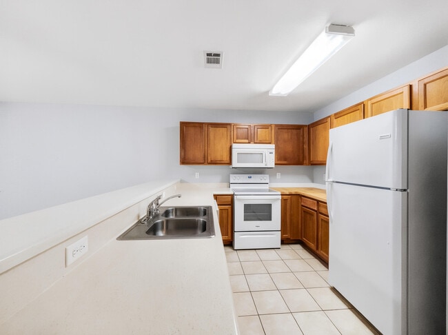 Photo - 46 Park Cir SE
