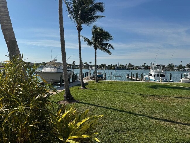 Photo - 409 Fernandina St