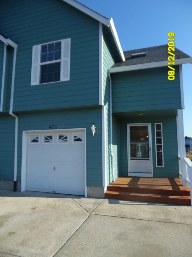Building Photo - 473-475 SE Excel St Unit 475 Rental