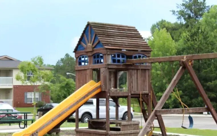 Photo - 1060 Mountain View Rd NE