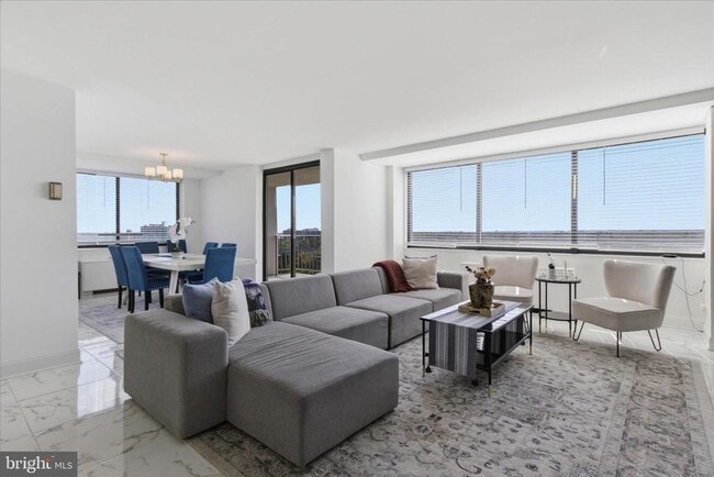 Photo - 301 N Beauregard St Unidad 1105