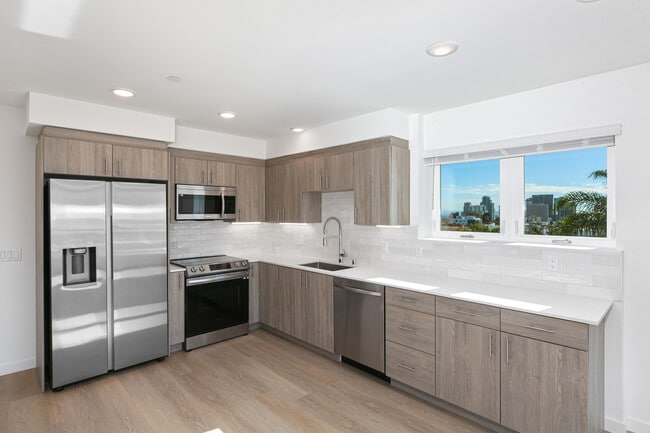 Photo - Fourth and Laurel