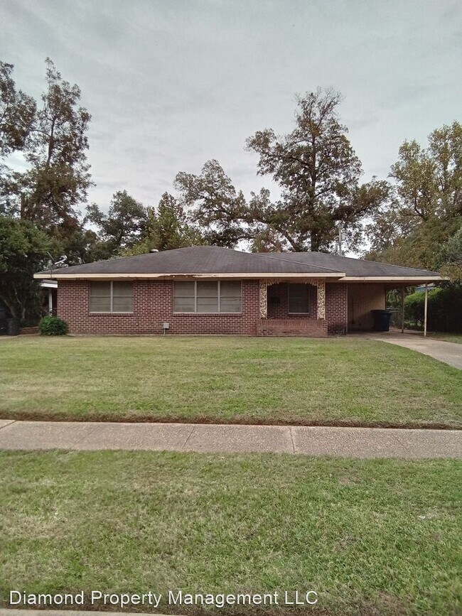 3 br, 2 bath House 825 Kimbrough Street Rental House Rental in