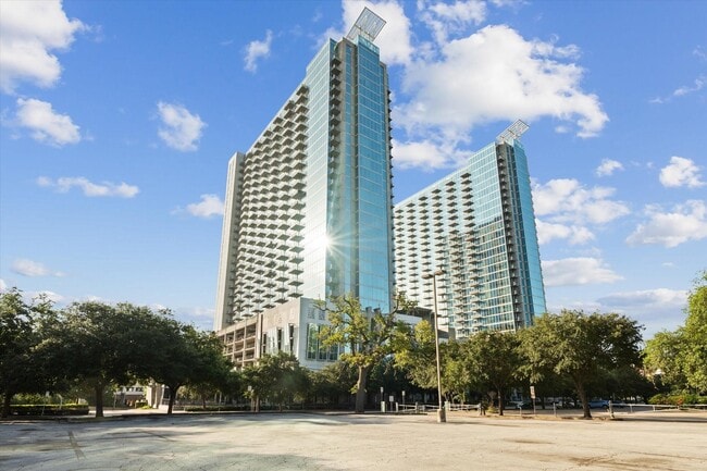 Building Photo - 5925 Almeda Rd Unit 11806 Rental