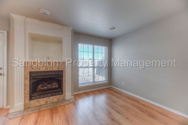 Photo - For Lease | Jenks | Available Now!