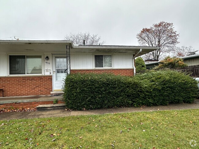 Building Photo - Greenview1610-1612 Unit 1610 Greenview Dr Rental