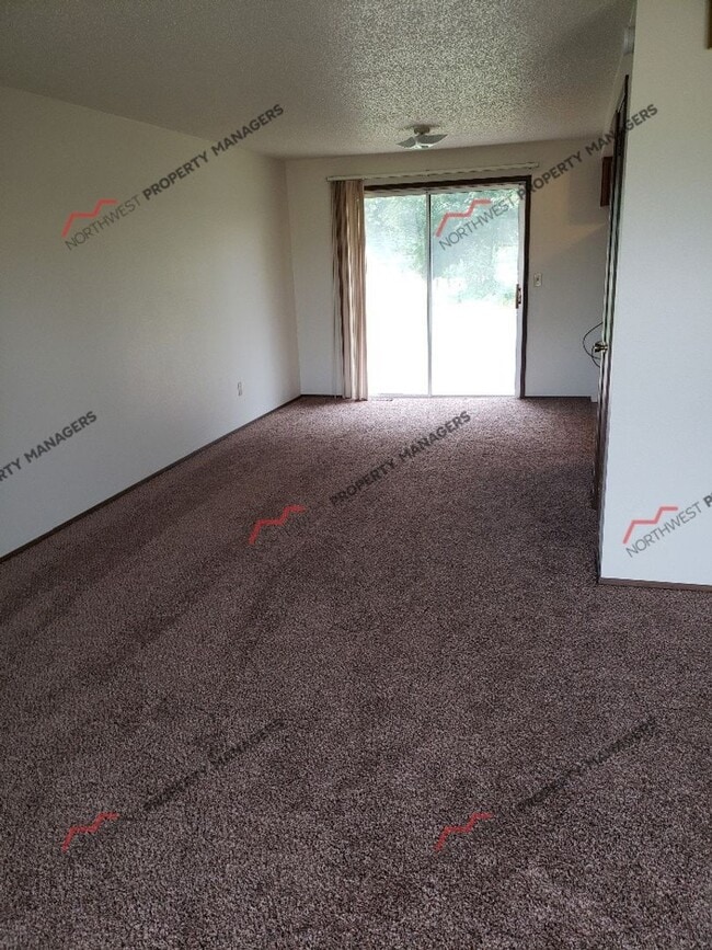 Photo - STATUS: *AVAILABLE * | R14 |  $1795