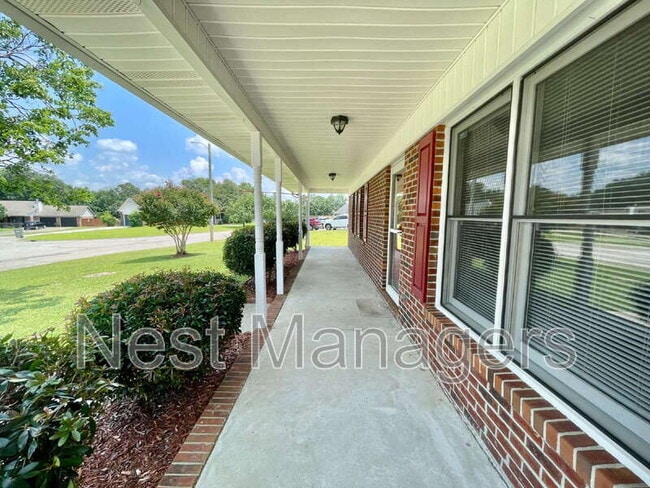 Photo - 172 Finch Rd