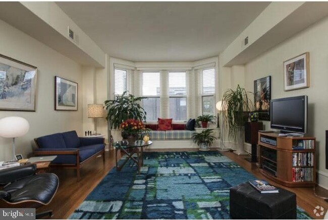Building Photo - 2201 Chestnut St Unit 301 Rental