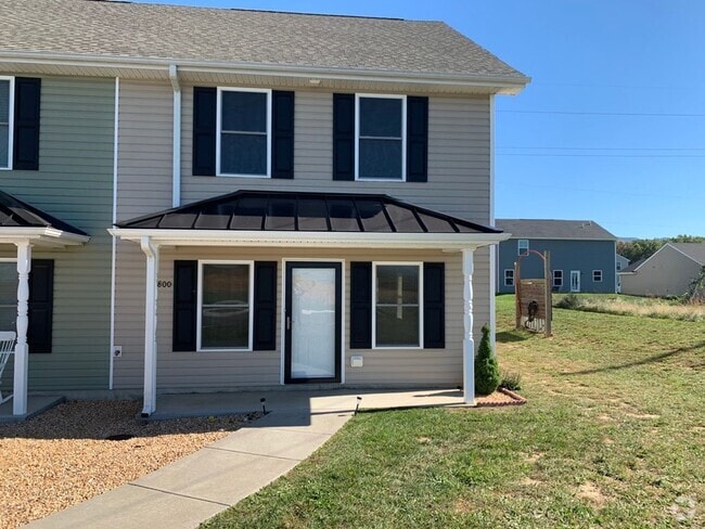 Building Photo - 800 Carson Cir Rental