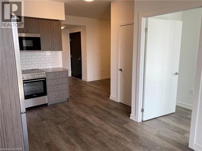 Photo - 5 Wellington St S Unit 1614