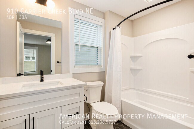 Photo - 910 Carrier Creek Blvd NE