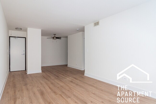 Photo - 544 W Melrose St Unidad 367