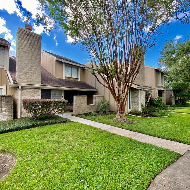 Photo - 11643 Southlake Dr
