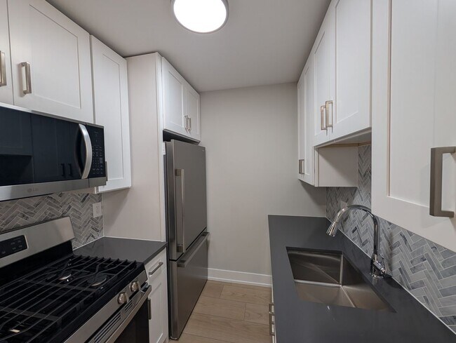 Photo - 530 W Aldine Ave Unit 208