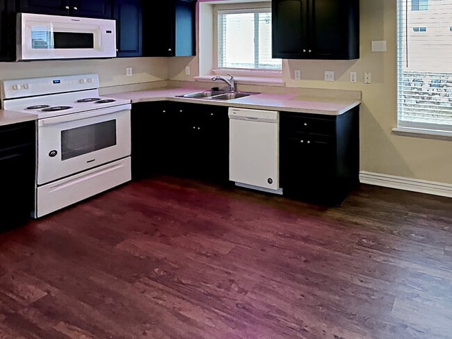 Photo - 3721 Lake Vista Dr