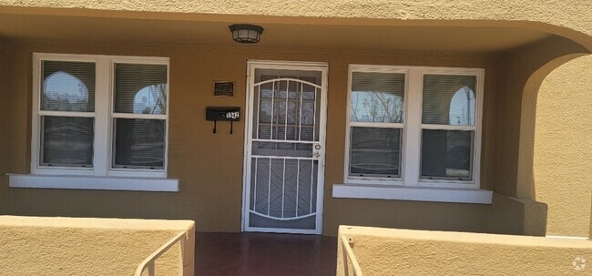 Building Photo - W Myrtle Dr Rental
