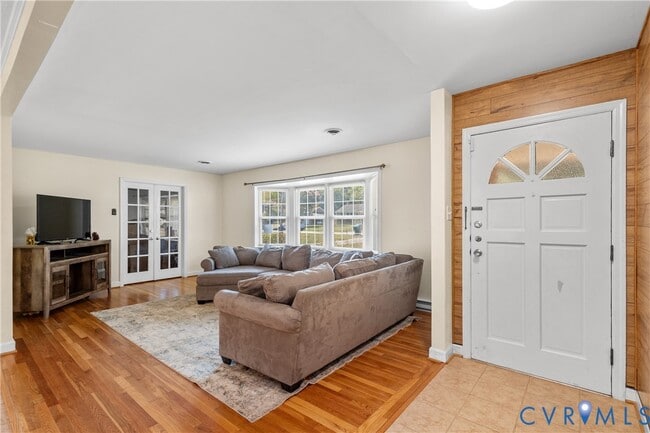 Photo - 1871 Pender Ave