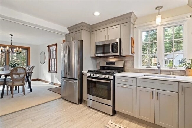 Photo - 16 King Philip Trl