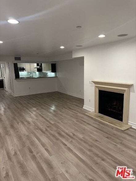 Building Photo - 1319 N Detroit St Unit 3 Rental
