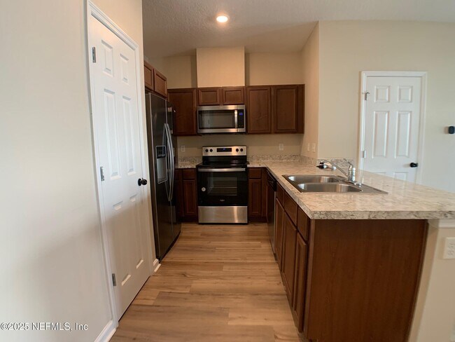 Photo - 7807 Merchants Way
