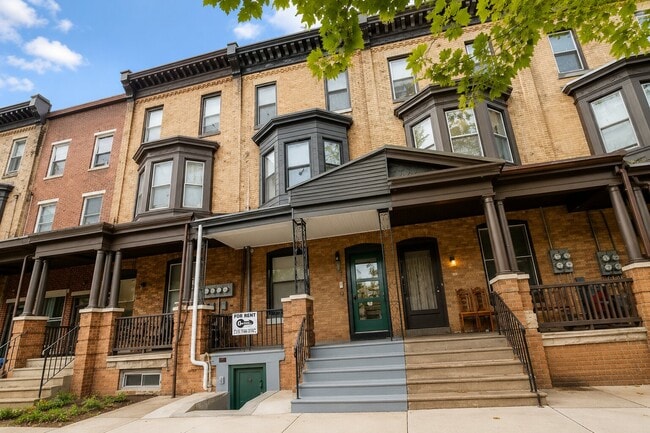 Building Photo - 4219 W Girard Ave Unit B