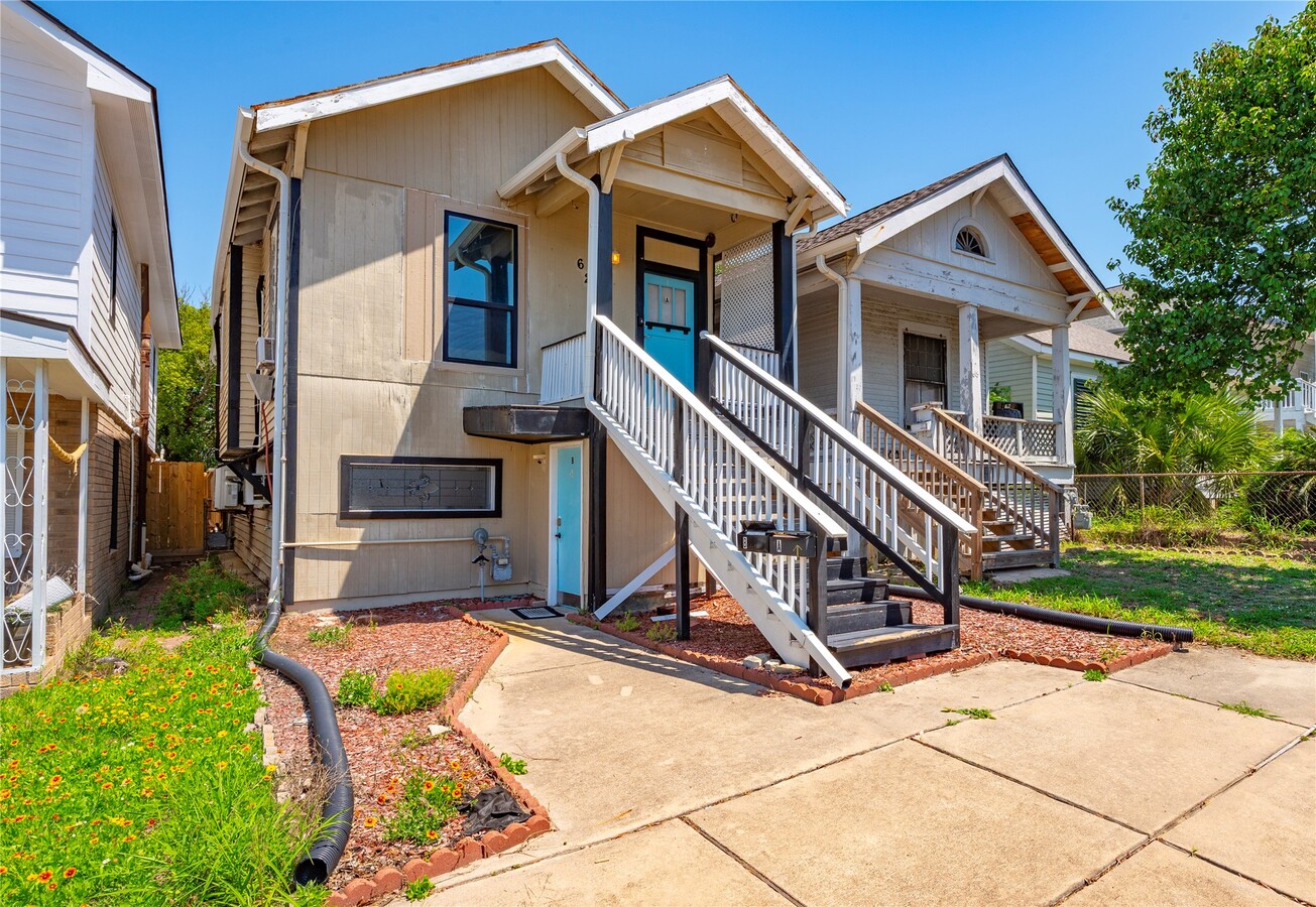 Photo - 620 Avenue H