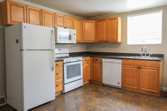 Photo - 323 Main St Unit 323R