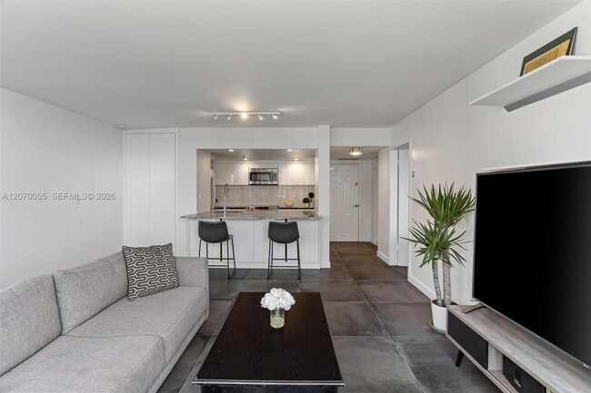 Photo - 540 Brickell Key Dr Unidad 1519