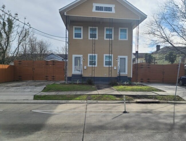 Photo - 2616 N Galvez St Townhome