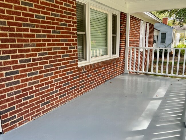 Photo - 436 Berkeley St SE