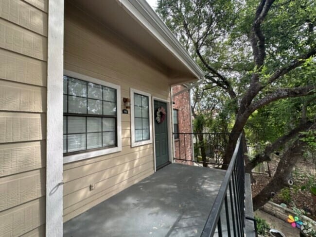 Building Photo - 11610 Vance Jackson Rd Rental