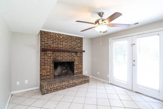 Photo - 3204 Old House Cir