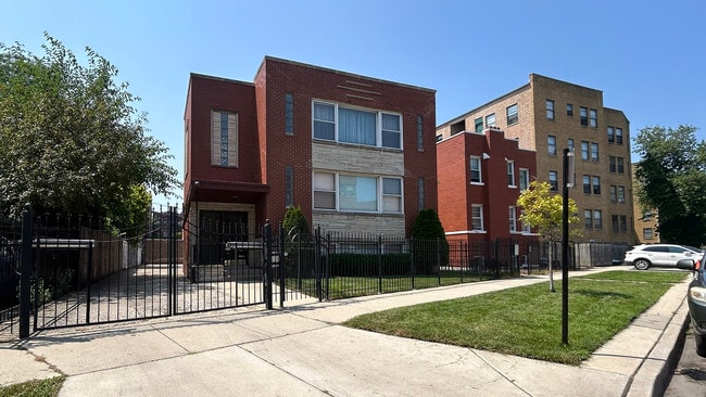 Building Photo - 7228 S Phillips Ave Rental
