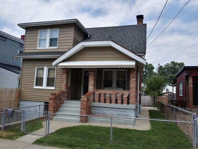 Photo - 807 7th Ave House