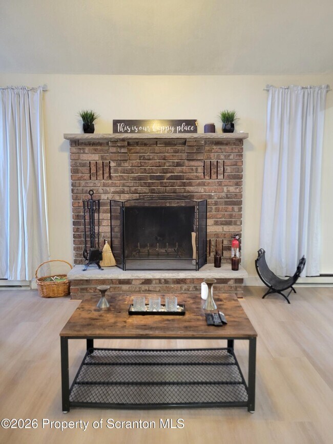 Photo - 353 Saunders Dr