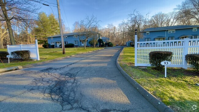 Building Photo - 93 Clintonville Rd Unit 9 Rental