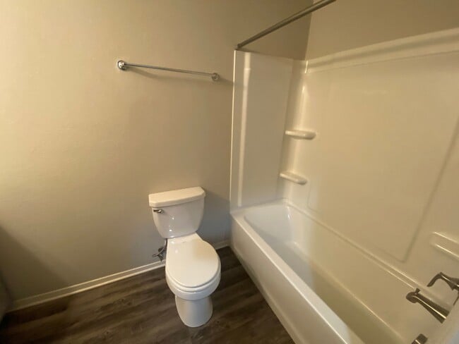 Photo - SUPER CLEAN 3bedroom/2bathroom home in Bro...