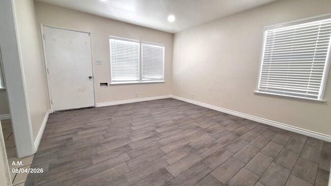 4033 W El Segundo Blvd Unit D
