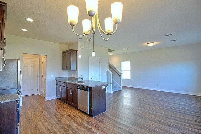 Photo - 106 Centennial Ct