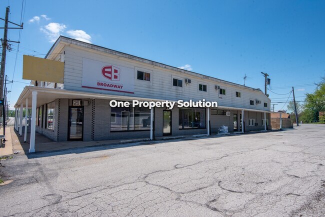 Photo - 5284 Broadway