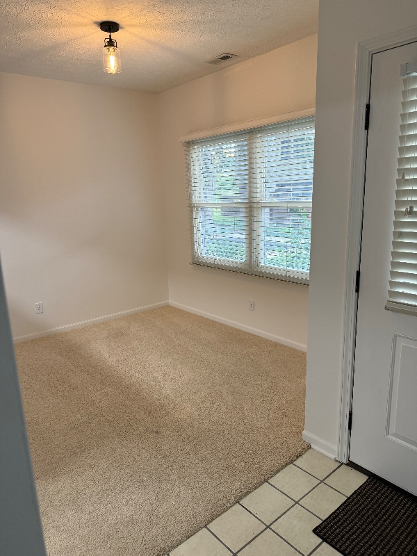 Photo - 9523 Maple Way