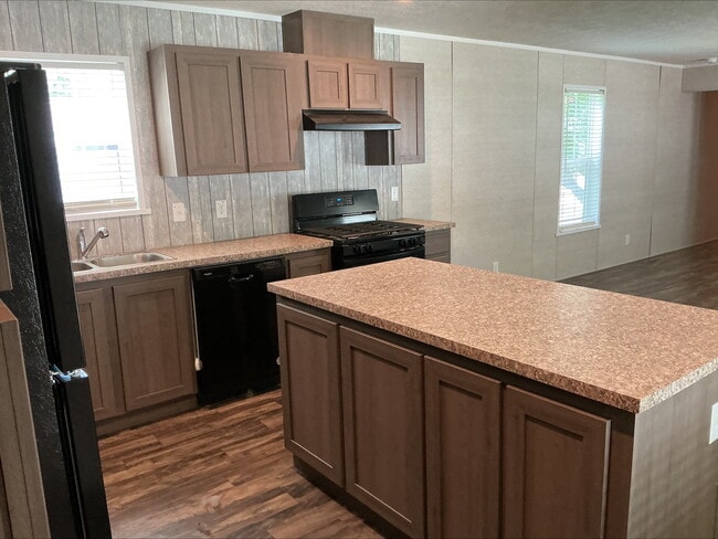 Photo - 24150 Veterans Road